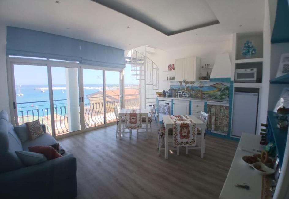 Donna Sicilia 2 Apartment Giardini Naxos Luaran gambar